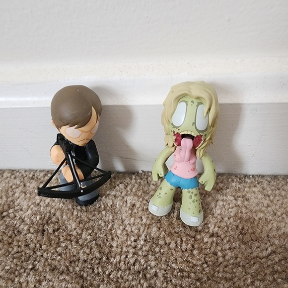 Funko Mystery Minis The Walking Dead Series 2 Daryl Dixon & Jawlesss Girl Zombie - Picture 4 of 6
